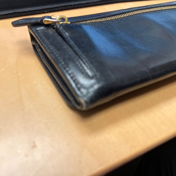 Pre-loved soft black leather Prada wallet - Picture 3 of 5